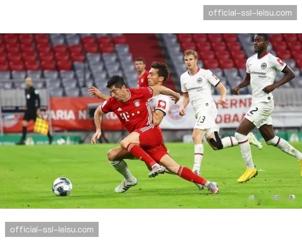 拜仁4-2斯图加特提前4轮夺冠，凯恩替补建功锁定第34座德甲冠军